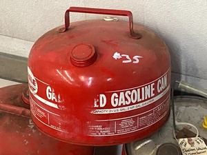lot 35 image: Lot Of (6) Assorted Vintage Steel Gas Cans