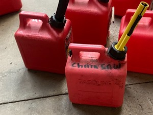 lot 41 image: Lot Of (6) Assorted Gas Cans