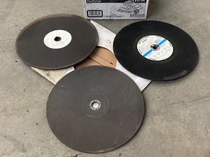 lot 30 image: Lot Of (2) Broom Roof Ducting Kit & (3) 14 Metal-Cutting Saw Blades
