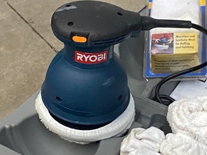 lot 13 image: Ryobi 115Volt Handheld Auto Polisher  Detailer