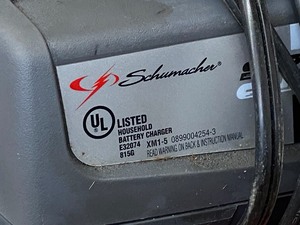 lot 34 image: Schumacher Speed-Charge 1.5-Amp 612-Volt Battery Maintainer  Charger