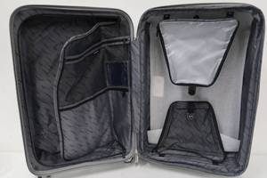 lot 622 image: Samsonite Hardside Lite Lift DLX H8 Spinner Medium Checked Luggage - Silver