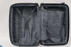 lot 636 image: Ricardo Beverly Hills 28 Inch Hardside Spinner Luggage Black