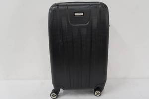 lot 637 image: Ricardo Beverly Hills 23 Inch Hardside Spinner Luggage Black
