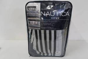 lot 652 image: Nautica Rendon 3-Piece Charcoal Gray Striped Cotton FullQueen Comforter Set