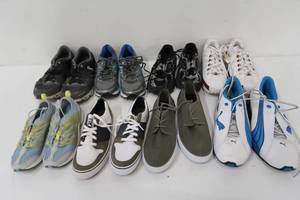 lot 602 image: Pallet of PreOwned Mens and Womens Athletic Shoes - Assorted Brands and Sizes - 250 Pairs