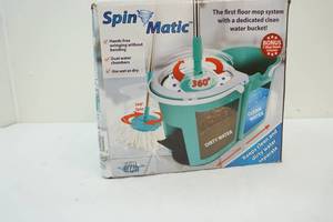 Floor mop and bucket