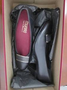 Munro American Black With Lizard Tr...