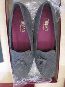 Munro American Grey Suede Womans S...