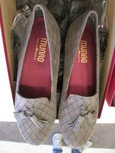 Munro American Grey Suede Womans S...