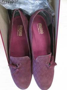 Munro American Burgundy Suede Woman...
