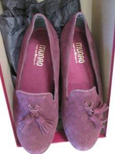 Munro American Burgundy Suede Woman...