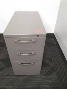 Metal 3 Drawer Cabinet No Key See...