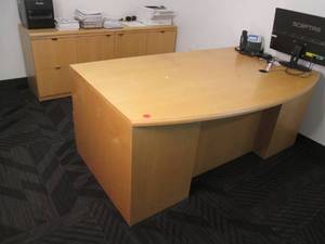 Complete Desk With Key & File Cabin...