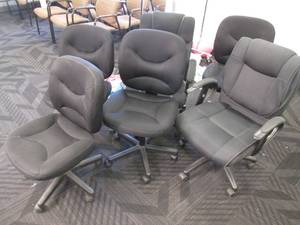 6 Plush office chairs on wheels...