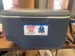 Coleman Rolling 62qtCooler Appears�New�