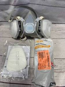 3M Respirator & Safety Glasses�