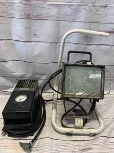 Black & Decker Air Station & Halogen Light�