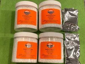 lot 6 image: Lot of 4 Tannerite Explosive Targets