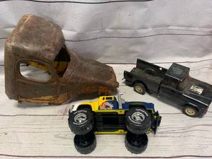 lot 110 image: Miscellaneous Truck Lot