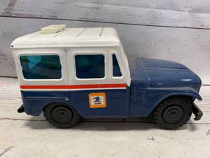 lot 4 image: 1970s Western Stamping US Mail Jeep Bank (Sold $30 Ebay)