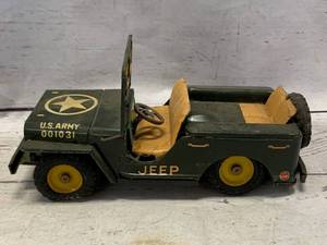 lot 5 image: Vintage Japanese Tin U.S. Army Jeep Willys