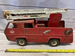 lot 6 image: Tonka Snorkel Fire Truck
