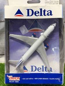 lot 9 image: Delta Diecast Airplane New in Box