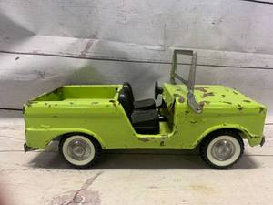 lot 18 image: Vintage 1966-1970 Nylint Pressed Steel Ford Bronco