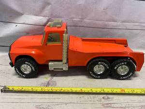 lot 29 image: Vintage Structo 1960s Jeep International Scout Pressed Steel