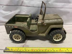 lot 39 image: Vintage Tonka Pressed Metal Army Jeep G-452-8