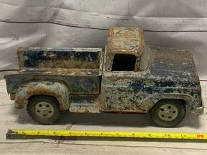 lot 40 image: Very Old Tonka Pickup Truck