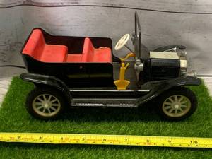 lot 93 image: Vintage Tin & Steel Antique Car