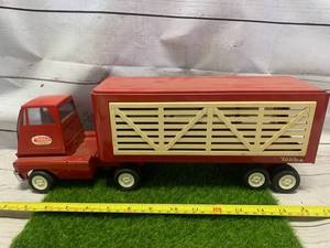lot 100 image: Vintage Tonka Cattle Livestock Semi Truck