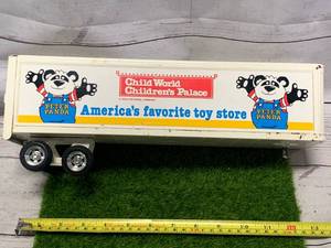 lot 106 image: Ertl Child World Childrens Palace Semi Van