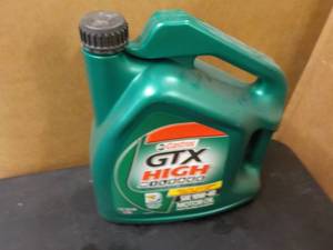 1 Gallon Castrol GTX High Milage SA...