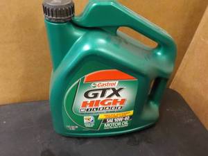 1 Gallon Castrol GTX High Milage SA...