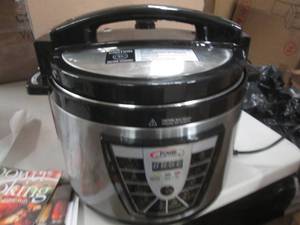 power preassure cooker xl powers on...