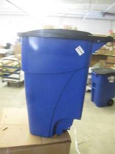 plastic garbage can missing 1 wheel...