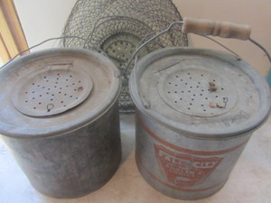 lot 414 image: Vintage Minnow Pails