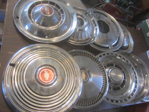 lot 448 image: Hub Caps