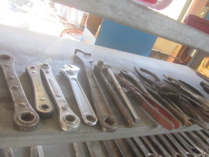 lot 432 image: Wrenches