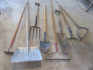 lot 441 image: Hand Garden Tool