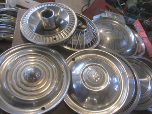 lot 449 image: Hub Caps
