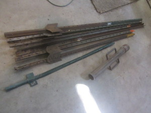 lot 445 image: Steel Fence Posts & Driver