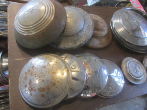 lot 464 image: Hub Caps