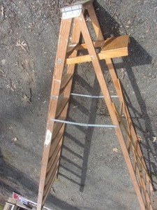 lot 506 image: Wooden Step Ladder