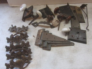 lot 510 image: Drawer & Door Hardware