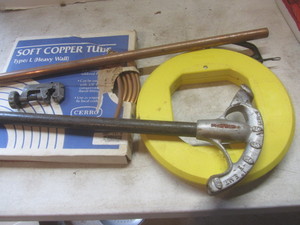 lot 526 image: Pipe Vise, Tubing, Cutter Fish Tape