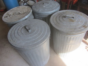 lot 528 image: Trash Cans